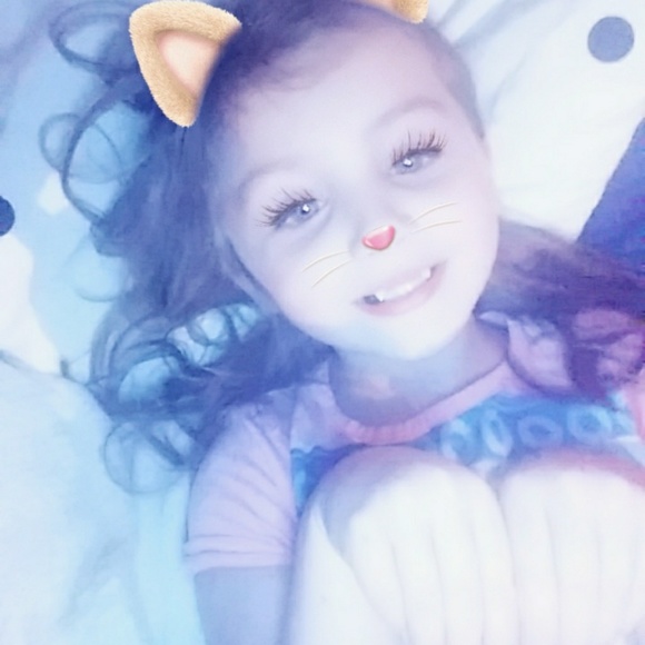 Just wanted to introduce my photographer!! - Picture 2 of 8